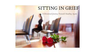 Sitting in Grief: A Devotional Journey Towards Standing Again Salmo 119:50 Nueva Versión Internacional - Español