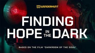 Finding Hope in the Dark Isaías 45:3 Nova Bíblia Viva Português