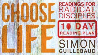 Choose Life: Readings For Radical Disciples உபாகமம் 33:27 இந்திய சமகால தமிழ் மொழிப்பெயர்ப்பு 2022